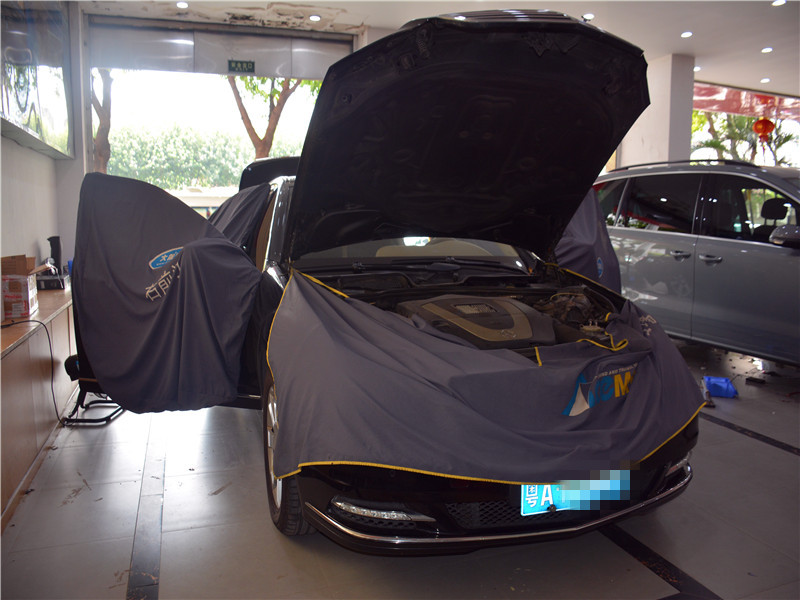 奔馳S350鏟除原車(chē)隔音換上