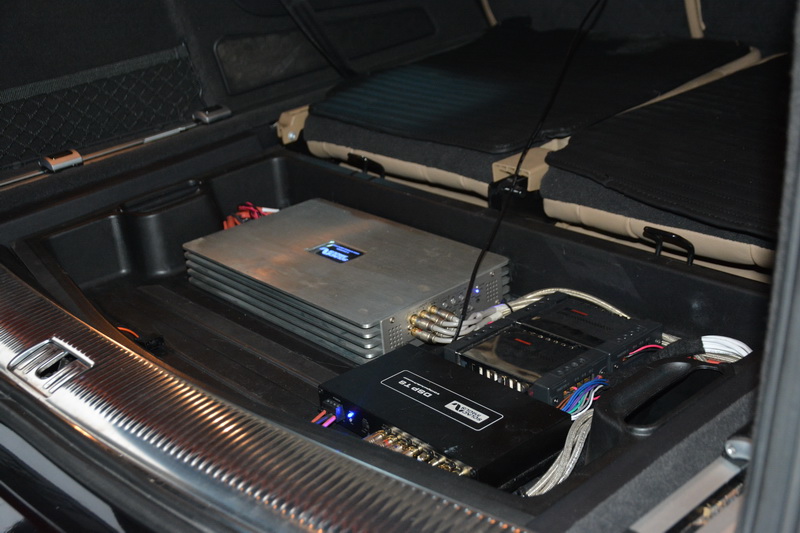 廣州奧迪Q7升級曼斯特音響、俄羅斯STP隔音