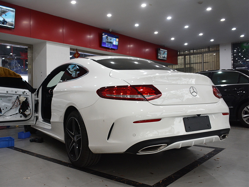 奔馳C200轎跑汽車音響無損改裝 曼斯特