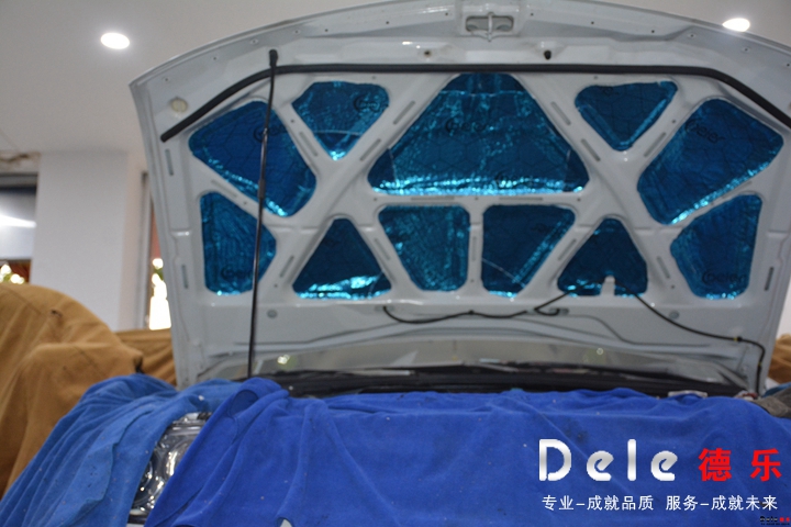 三菱 帕杰羅 法國(guó)勁浪音響