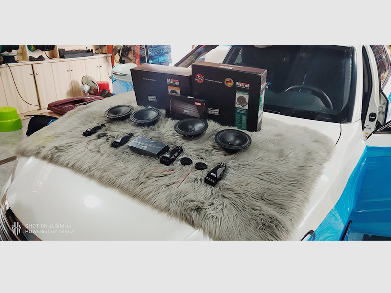 豐田皇冠升級(jí)曼斯特喇叭！駕駛樂(lè)趣從音樂(lè)開始