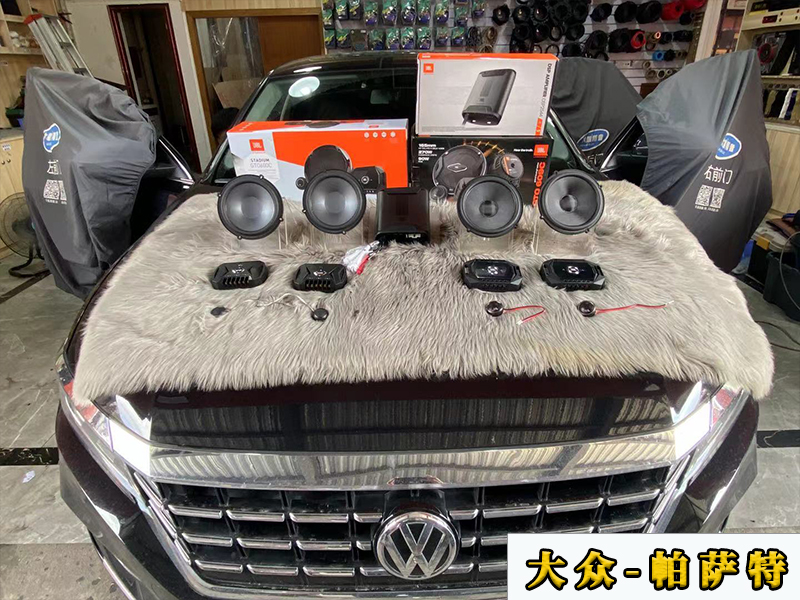 大眾帕薩特升級JBL喇叭，加裝一臺處理器
