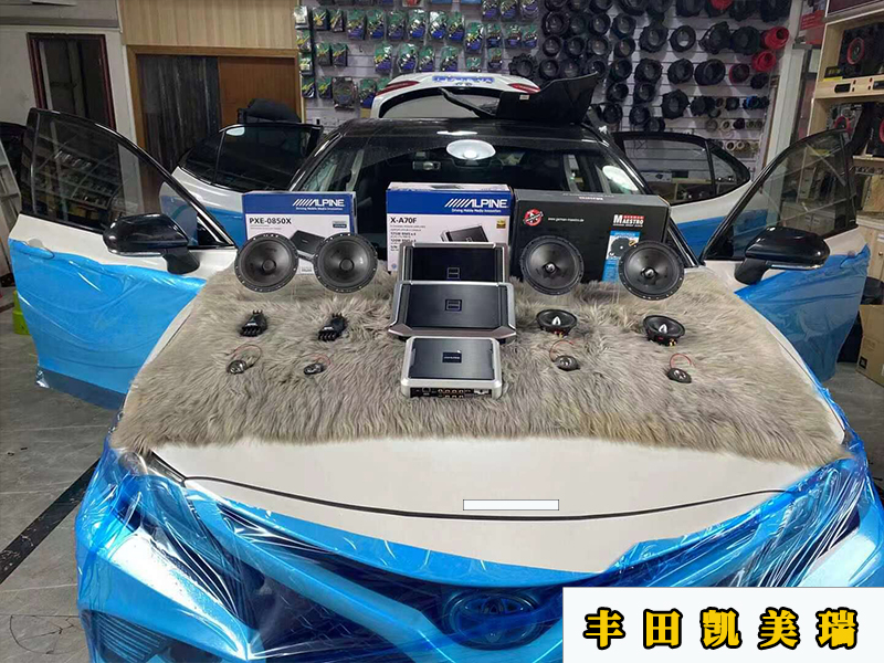 豐田凱美瑞升級曼斯特音響，加裝功放處理器